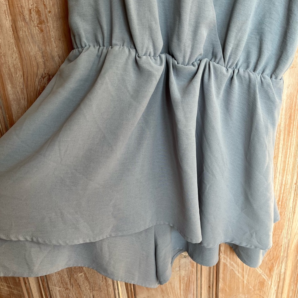 AKIRA Romper Flowing Layered Bottom Vacation Blue Gray Size Large - Picture 4 of 11
